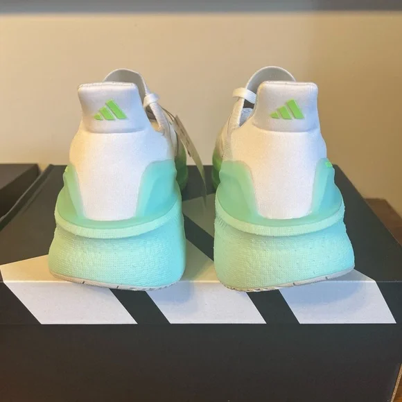 NWT ADIDAS Ultraboost 5X Women’s Running Shoes - Picture 6 of 8
